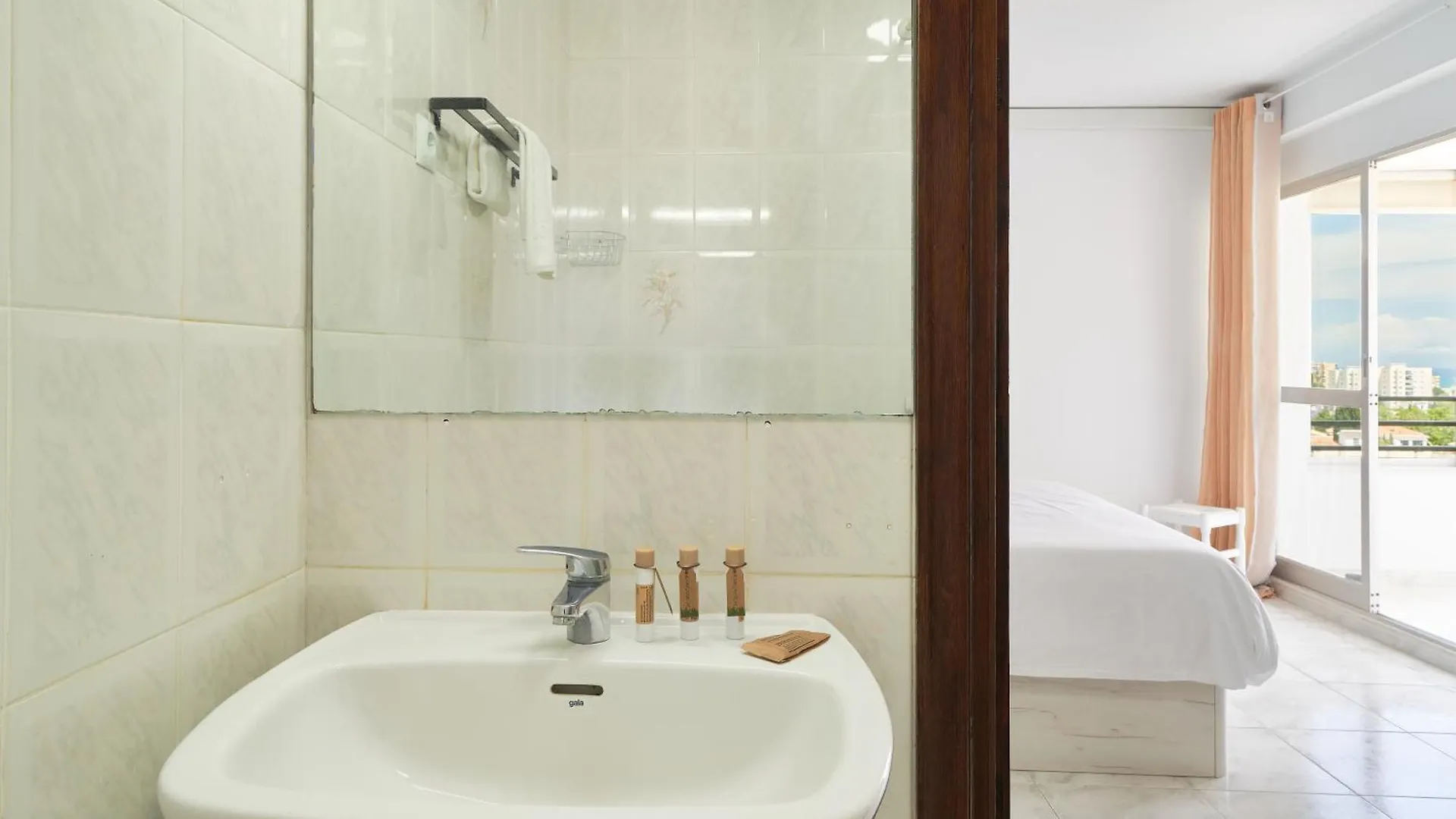 Apartment Weforyou Melisa House Near To The Beach Benalmadena Spain