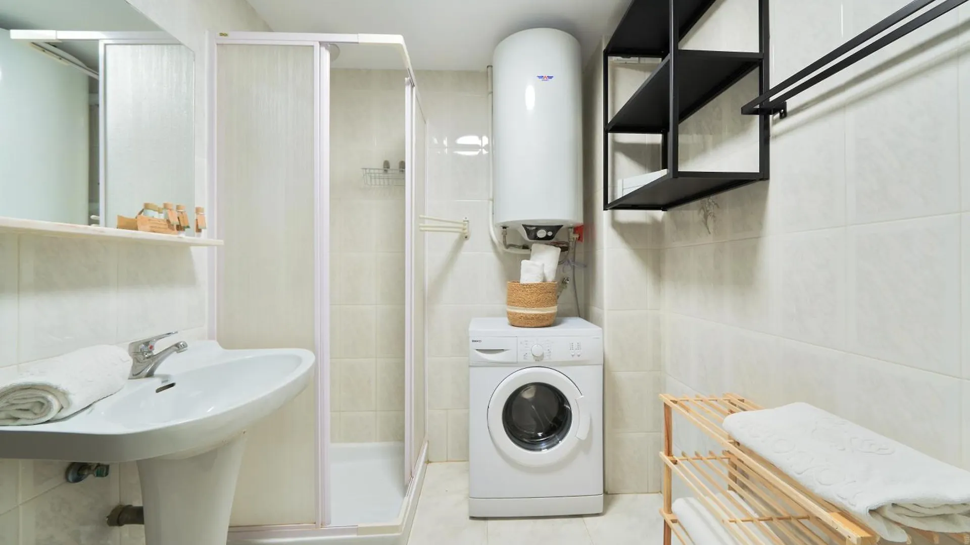 شقة Weforyou Melisa House Near To The Beach بينالماذينا